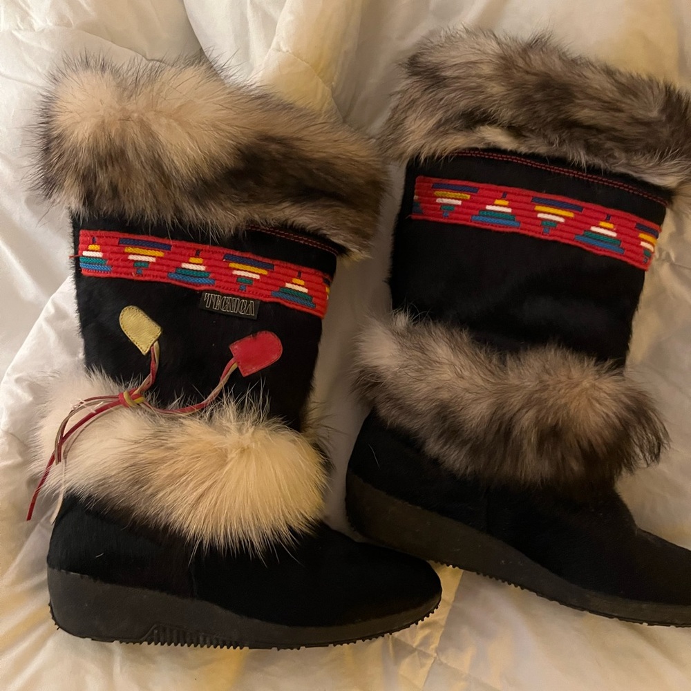 TECNICA women’s boots MUKLUKS black ITALY apres ski Y2K era